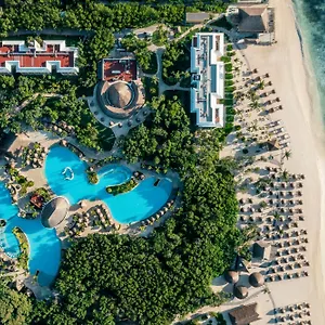 Курортный комплекс Iberostar Waves Paraiso Del Mar