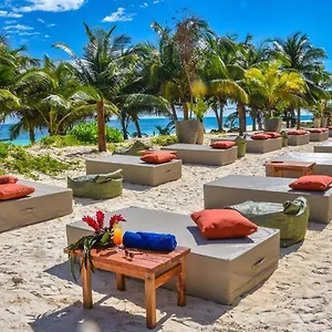 Mia Beachfront - Ocean View And Club Тулум